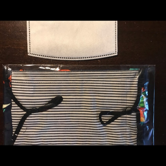 Johnny Was pleated sateen/cotton face mask. Adult size. Brand new! Never worn. - Picture 3 of 4